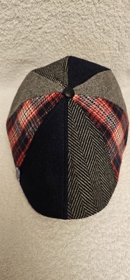 XL - The King of Hearts - Red & Blue Plaid W/ Pin - Boston Scally