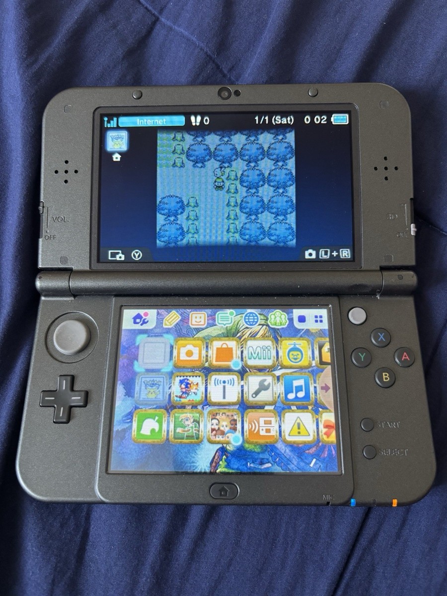 Nintendo New 3DS XL Zelda Gold Hyrule Edition with Case, Charger