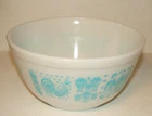 Vintage PYREX 1.5 Quart AMISH BUTTERPRINT Mixing Bowl #402 Turquoise / White USA