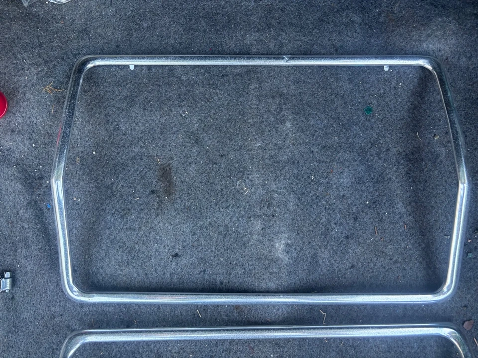 Par de molduras de molduras de faros izquierda y derecha Ford Thunderbird 1977-1978-1979 Foto 3 de 4