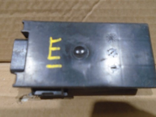 Range Rover Sport L320 Discovery 3 Rear Heated Seat Module ECU HLV500011 (E) - Picture 6 of 7