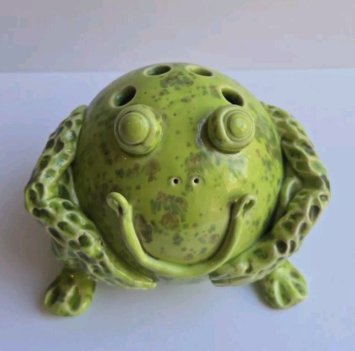 Flower Frog Vase Pencil Holder Figural Art Studio Pottery Signed Green 4.5" - Picture 5 of 20