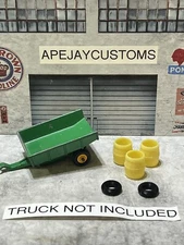 lesney  John Deere no 51 , 1 set of black tires and 3 barrel ( TRL NOT INCLUDED)