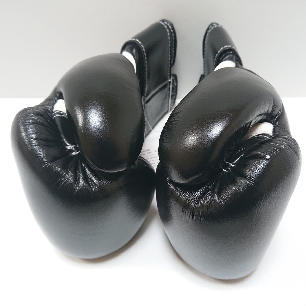 Custom-made Winning Boxing Gloves 8oz Black MS-200B Magic