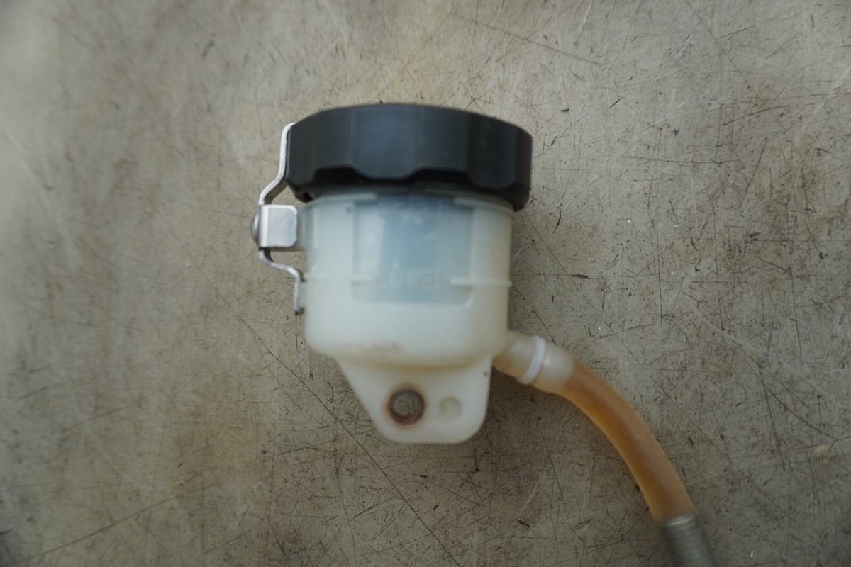 17 SUZUKI GSXR 1000 FRONT BRAKE MASTER CYLINDER RESEVOIR E-3909 | eBay