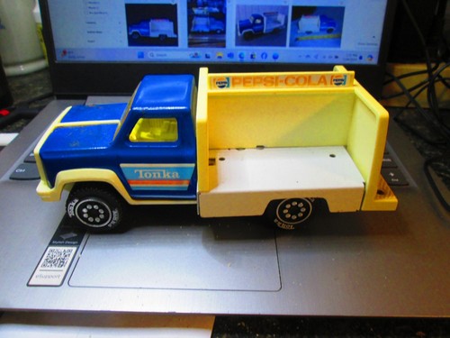Vintage 1970's Mini Tonka Pepsi Truck - 7 5/8" w/ 1 bottle tray, rust on hood - Picture 3 of 3