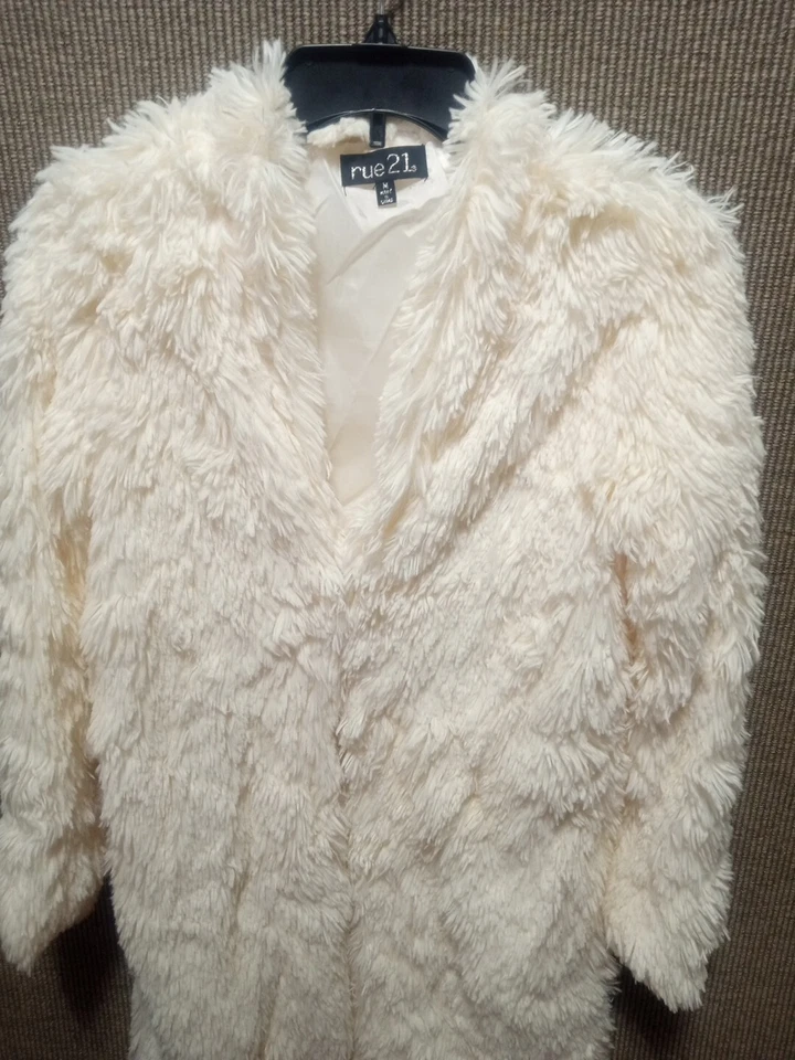 Rue21 Medium Faux Fur Sweater Cardigan Super Cute - Изображение 4 из 4