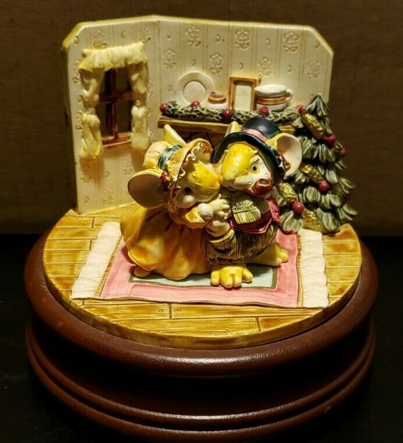 San Francisco Music Box Company Christmas Spinning Lights Mice Mouse