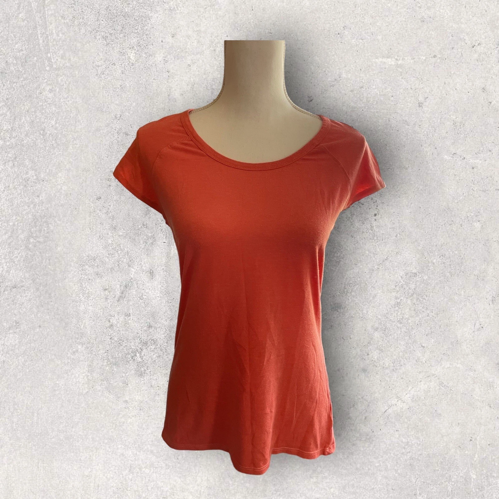 Athleta Neon Coral Ultimate Train Tee Short Sleeve Top Size M Workout