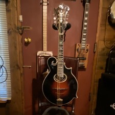Michael Kelly F Style Mandolin Sunburst Finish 8 Strings with Hard Case