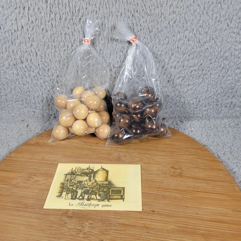 VINTAGE REMY MARTIN WOODEN 'LE PASSE TEMPS' GAME (CONNECT FOUR) WOODEN - Image 2 of 4