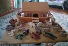 Beautiful Hand Crafted Oak Wood Noah  s Ark Play WOW 46 Pieces