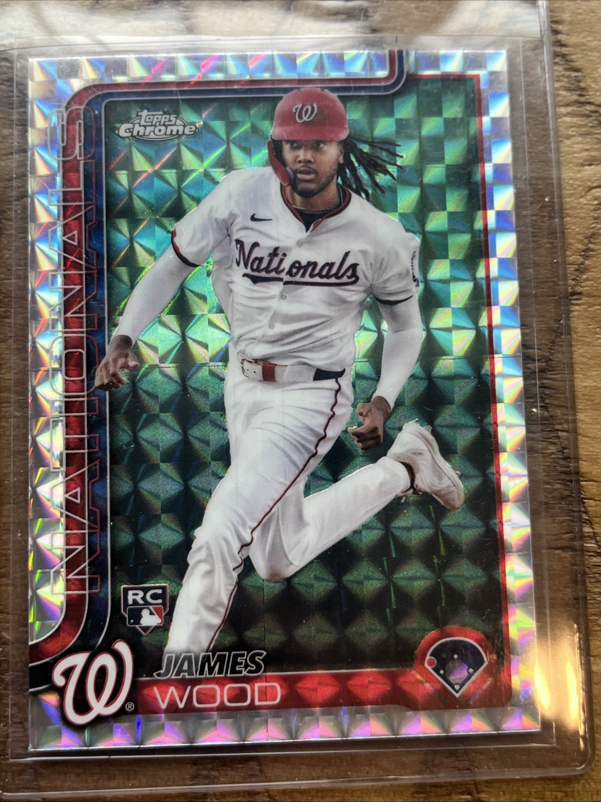 2025 Topps Chrome - James Wood #132 Geometric Refractor (RC)