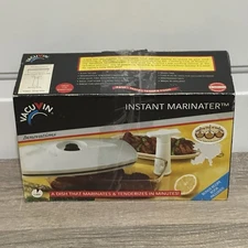 Vacuvin Instant Marinater 2.5 Pint Vacuum Dish Marinates & Tenderizes In Minutes