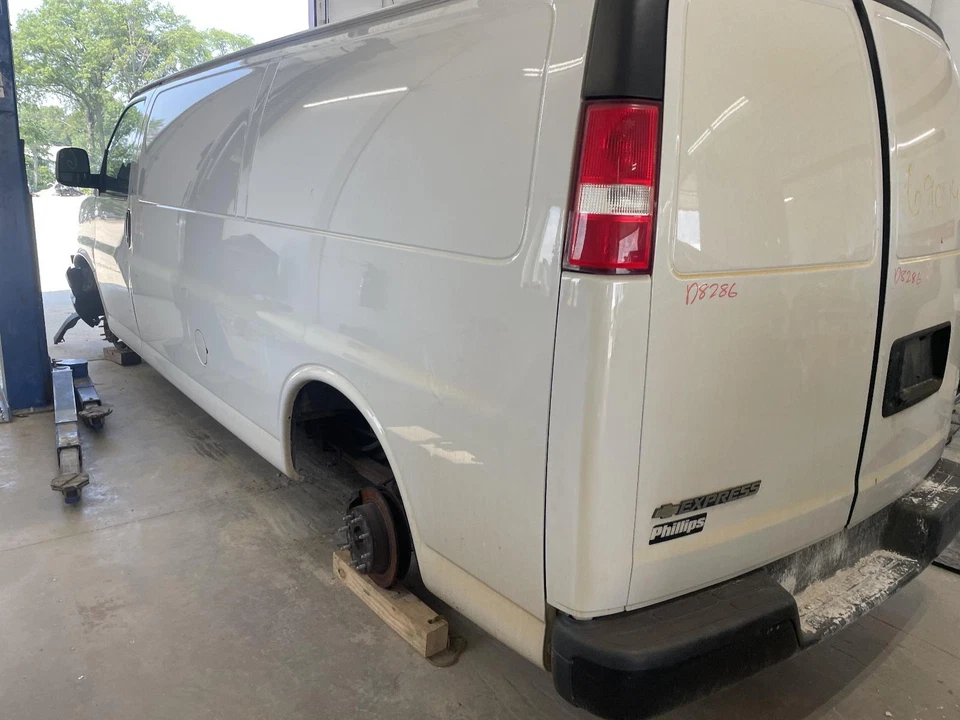 Módulo de control de carrocería usado para: Chevrolet Express 2500 2018 furgoneta control de carrocería BCM Foto 2 de 4