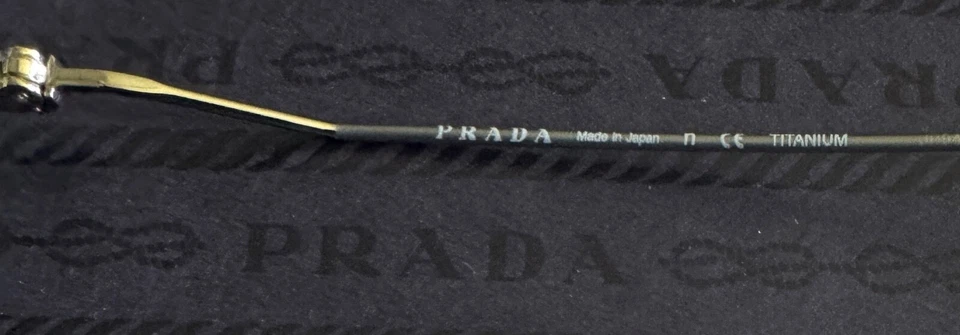 Подлинные солнцезащитные очки PRADA. Сделано в Японии. Качество. Новый. С коробкой и чехлом. - Изображение 4 из 4