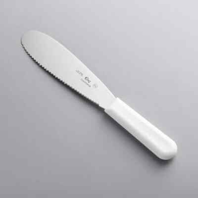Choice 5 1/2'' Scalloped Sandwich Spreader with White Polypropylene Handle