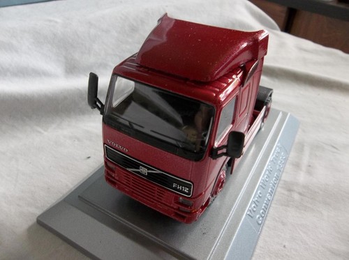 NIB Conrad #4600 Volvo FH12 Tractor 1993 World Truck Convention Model on Stand - Picture 2 of 6