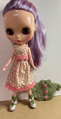 Blythe/Icy Puppenoutfit komplett mit allem abgebildet mit Schuhen - keine Puppe
