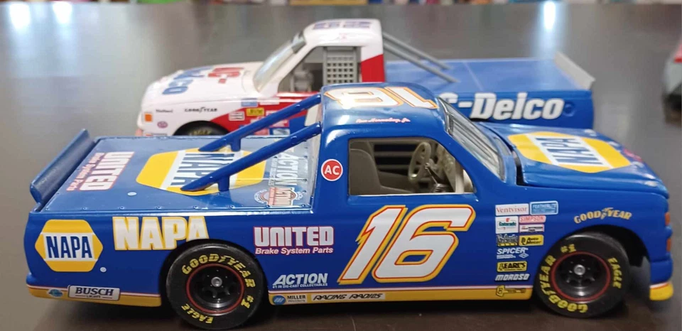 1/24 Scale Die Cast Race Trucks Ron Hornaday Jr. NAPA and Ken Schrader AC-Delco - Image 4 of 4