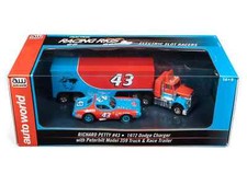 Auto World Richard Petty Dodge Charger Peterbilt 359 Rig Truck HO Slot CAR