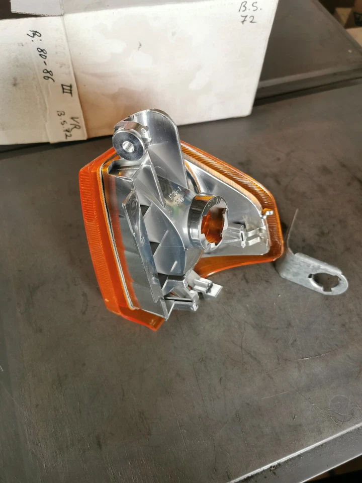 Ford Escort III Orion III Luce Indicatori Anteriore Destro Giallo FIFFT 10033100 - Immagine 3 di 4