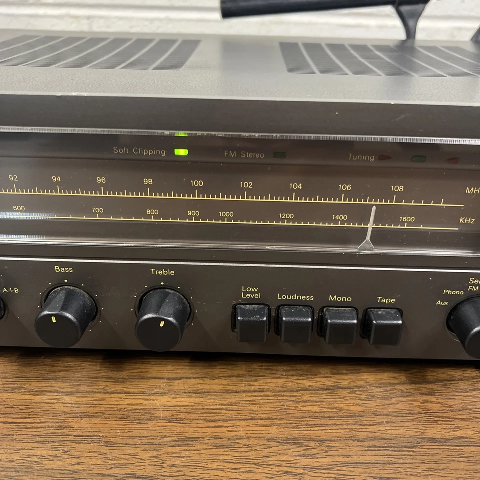 Vintage NAD 7020 20W AM/FM Stereo Receiver 1980s Tested SEE VIDEO - Read Desc. - Image 3 of 4
