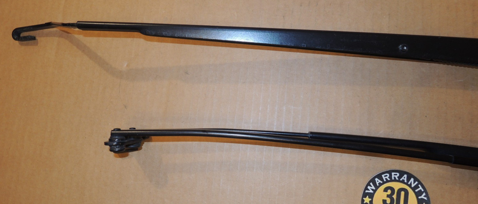 2003–2013 Maserati Quattroporte M139 Windshield Windscreen Wiper Arm Set / Arms