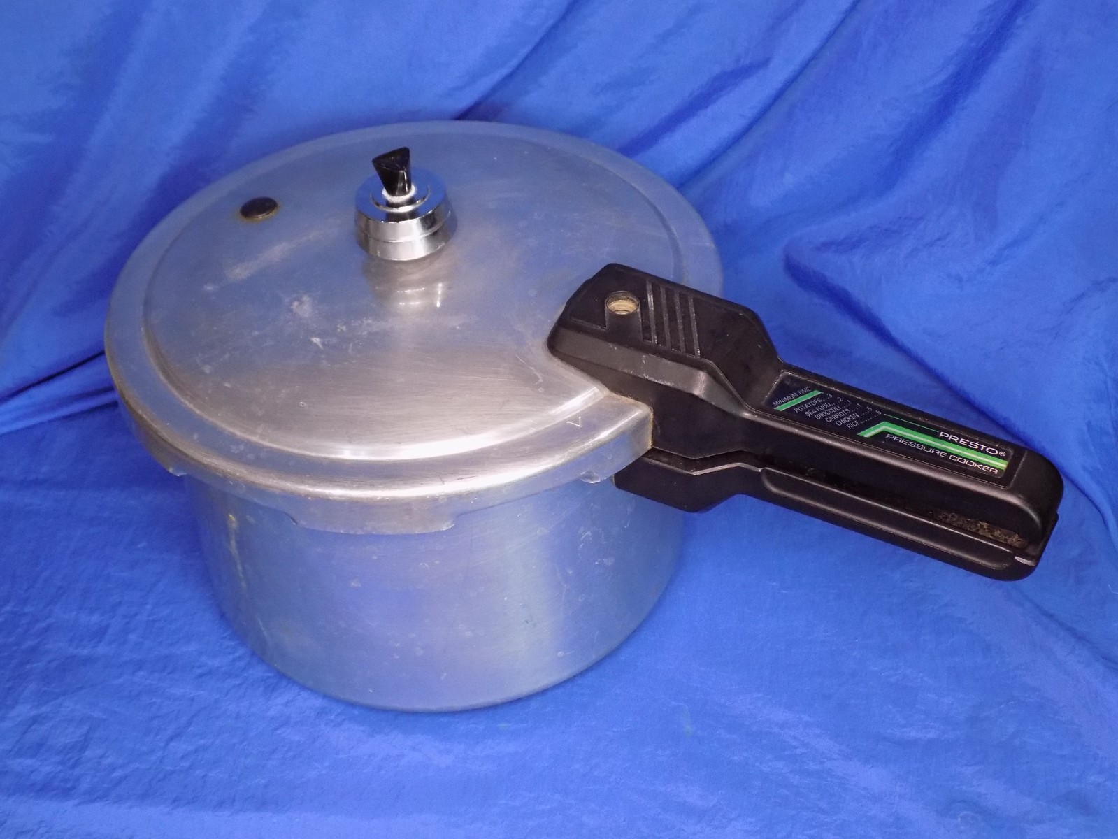 4 Qt 0124001 W/ Jiggler & Trivet Insert