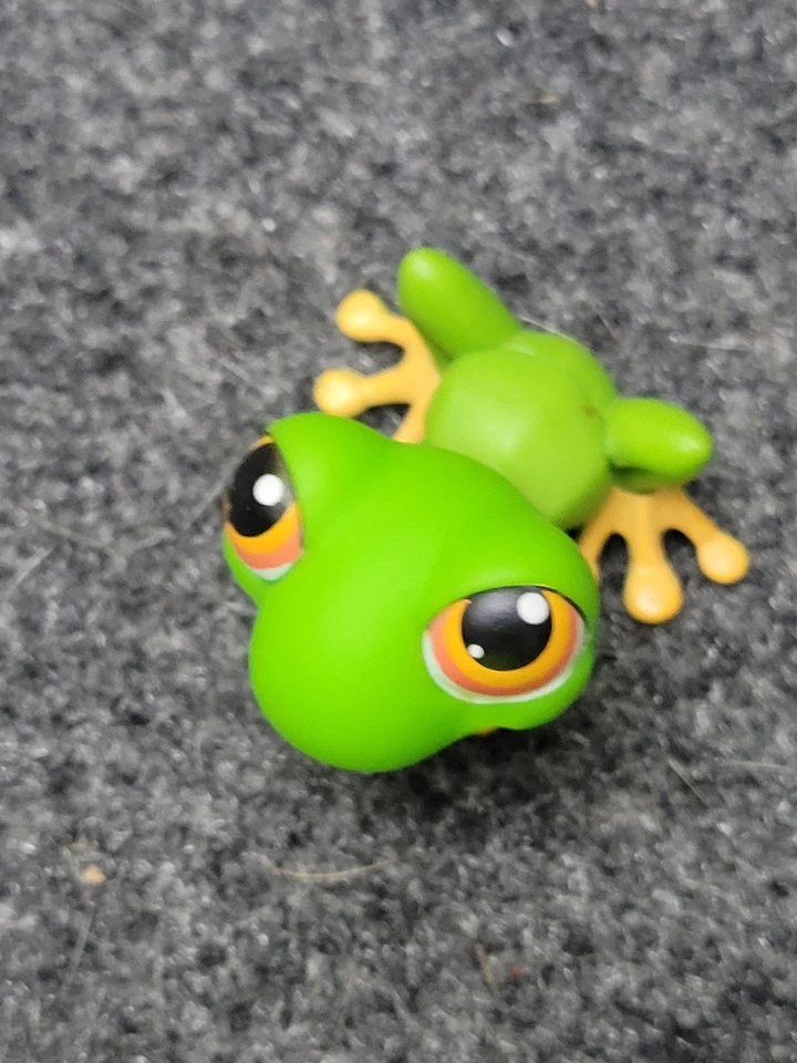 Figura Rana Verde Littlest Pet Shop Pies Amarillos Ojos Naranja LPS Juguete Coleccionable Foto 2 de 4