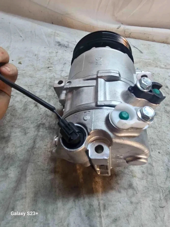 Compresor de aire acondicionado Hyundai Tucson Kia Sportage 2011-2017 97701-3Z500 Foto 3 de 4