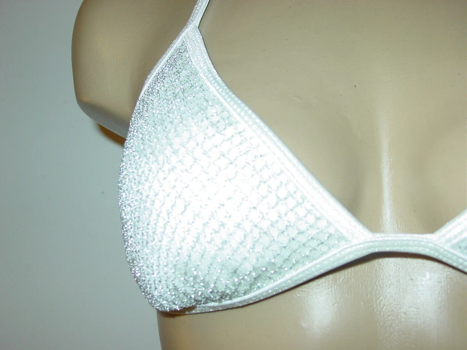 Guess White 银色网眼覆盖 2 件泳装比基尼弦上衣-M/L-全新带标签-96.00 美元 — 第 3/4 张图片