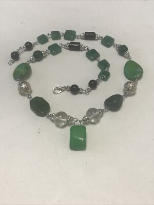 Green Jade And Onyx Necklace 21 inch Chain Links 2983