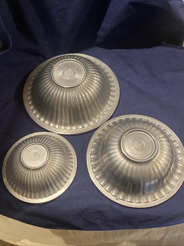 Beautiful Wilton Armetale Serving Bowls Set of Three w/ Flutes & Pearls - Picture 12 of 12