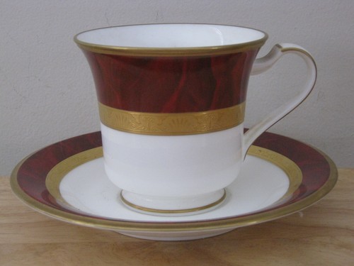 Vintage Noritake Bone China Hemingway 4733 Footed Teacup & Saucer Set - 第 1/11 張圖片