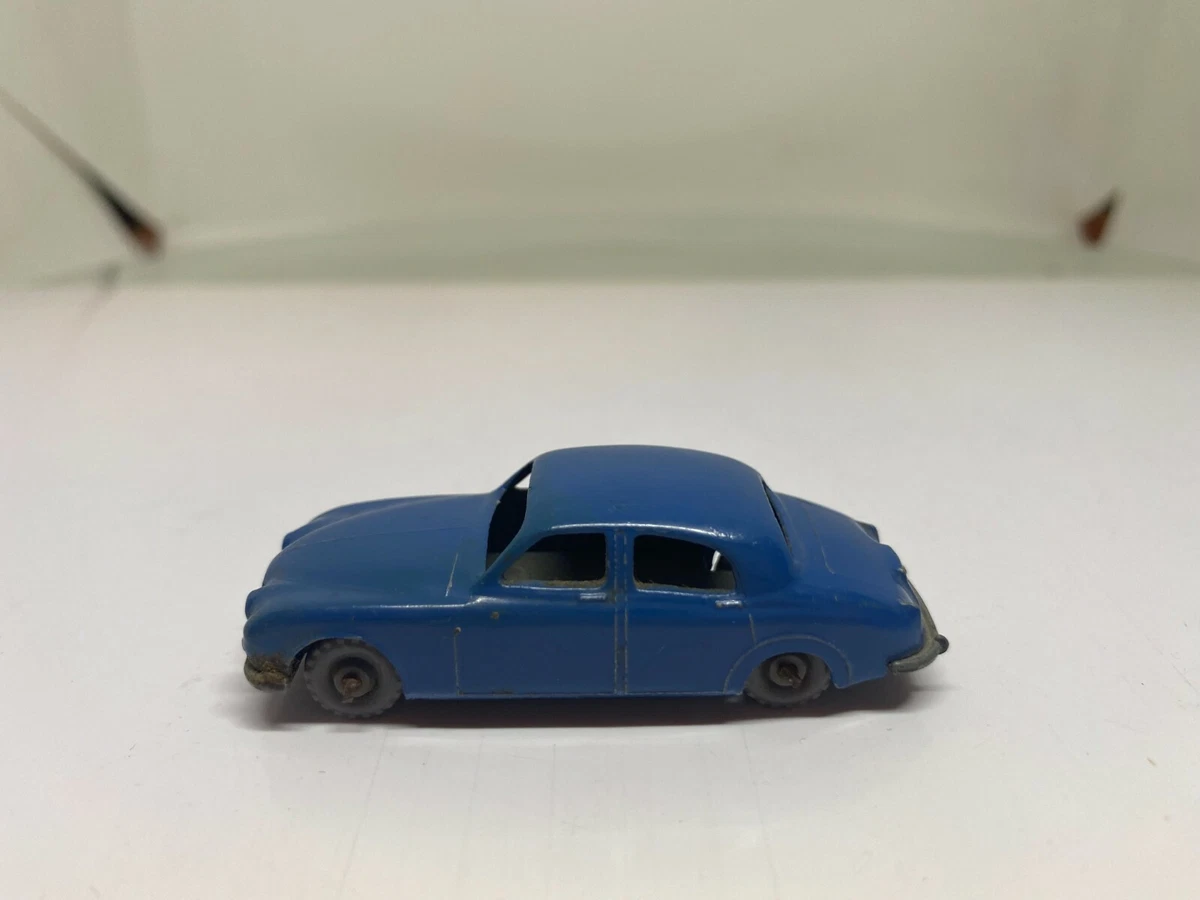 Matchbox Lesney 1 75 Series 65A Jaguar 3.4 Litre silver number
