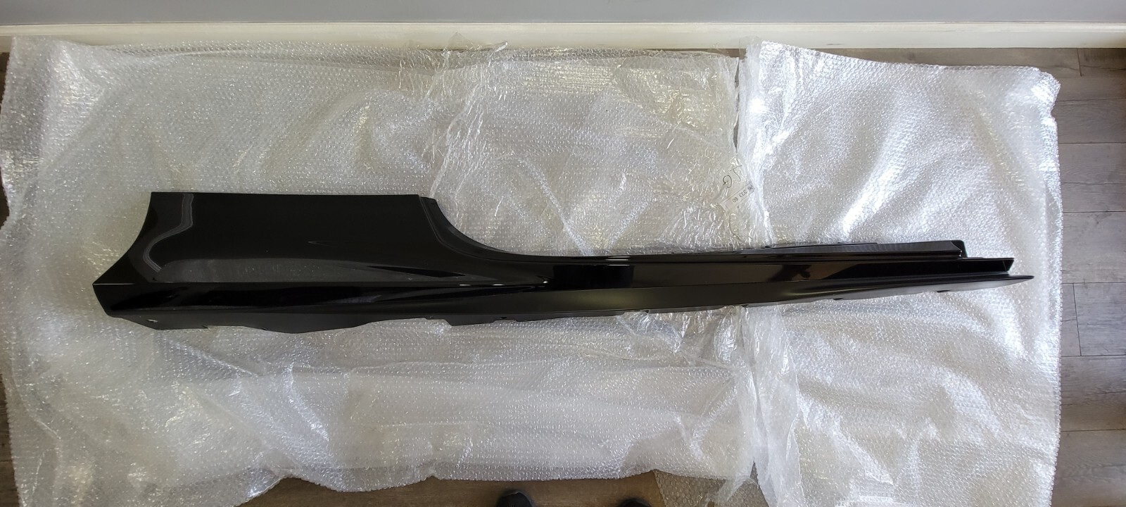 FERRARI F8 PASSENGER RIGHT SIDE ROCKER PANEL OEM 861773