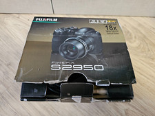Fujifilm Finepix S2950 14.0MP Digital Bridge Camera 18x Zoom