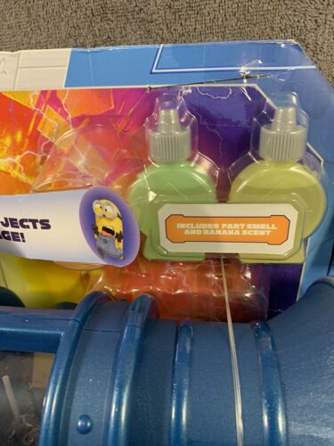 Despicable Me 4 The minion, Extreme Ultimate Fart Blaster Lights Up And Air  - Picture 2 of 12