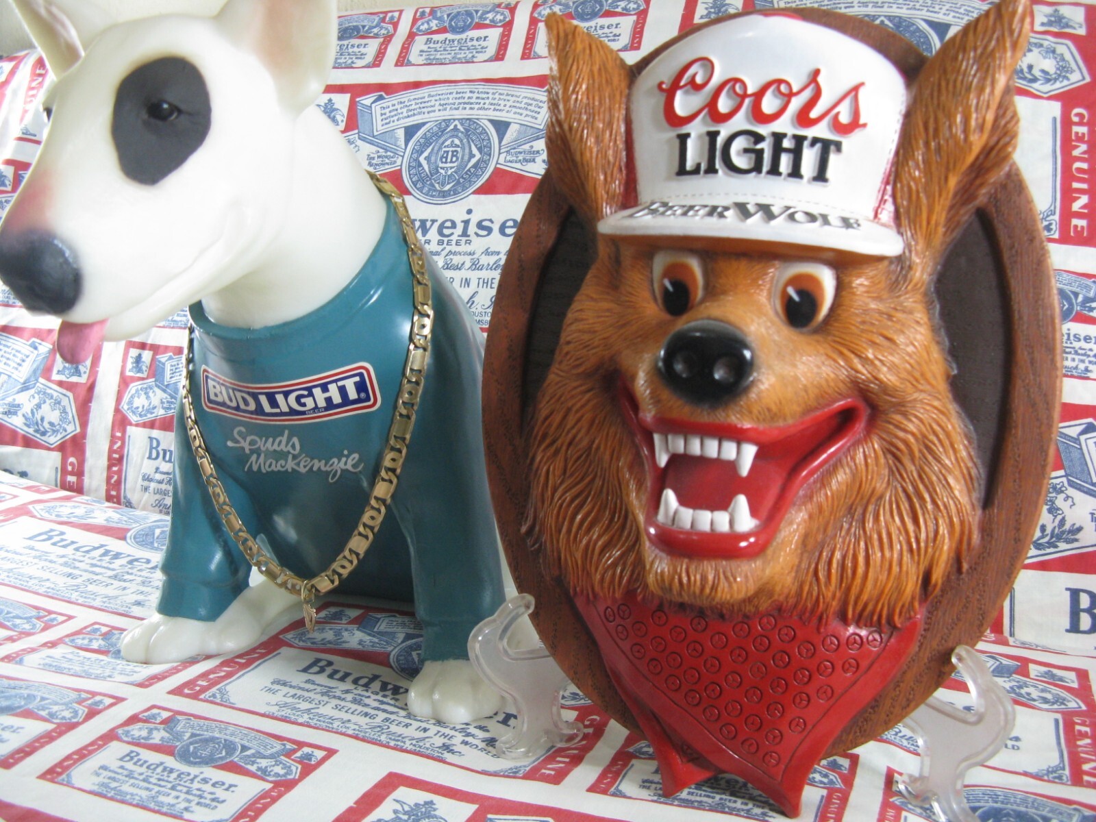 NEW VTG 1987 COORS LIGHT BEER WOLF 3D FACE IN MOTION HANGING BAR PUB