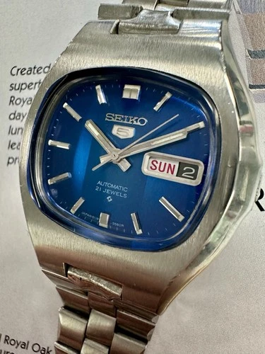 Vintage Seiko 5 Automatic TV Dial Day Date 21 Jewels Watch Blue Dial 6119-5490