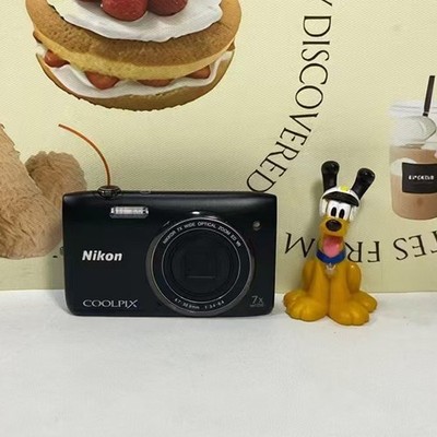 Nikon COOLPIX S3500 CCD Retro Digital Camera 20.2 MP 7x Zoom,2.7