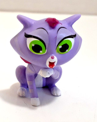 Disney Jr Puppy Dog Pals Hissy the Cat Licking Paw 2'' PVC Figure