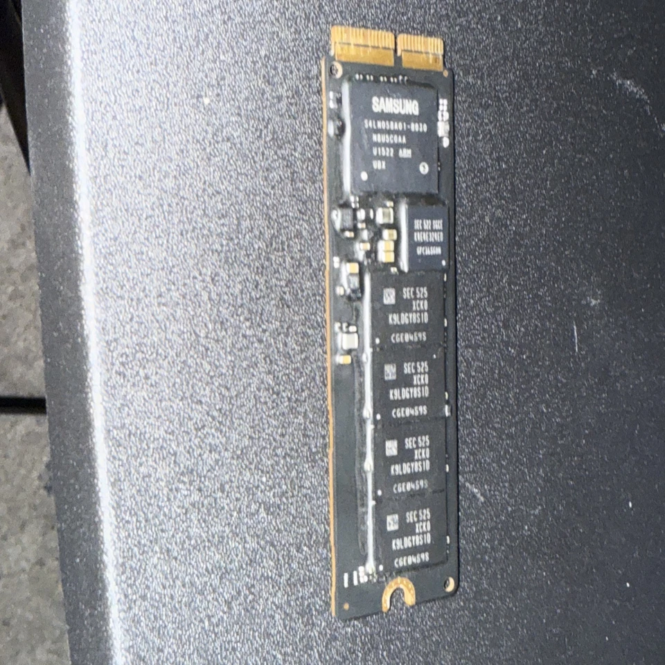 SSD de 128 GB para MacBook Pro Retina Air 2013-2015 Foto 3 de 3