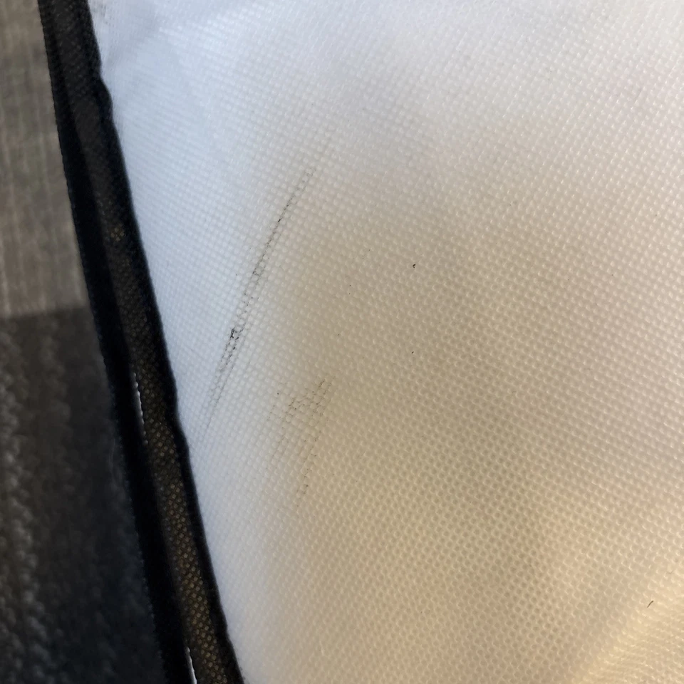 Egyptian Bedding Comforter: White. - Image 2 of 4