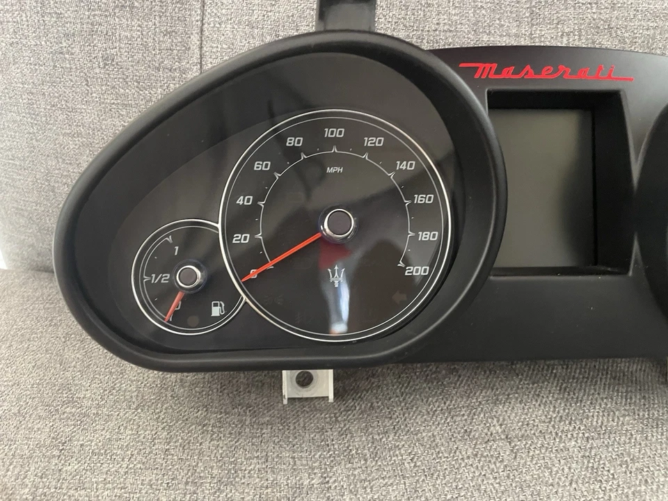 Velocímetro Maserati GranTurismo MC Foto 3 de 4
