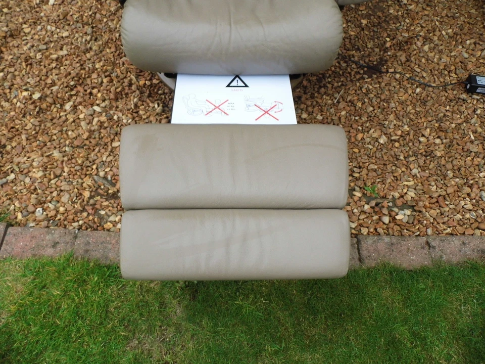 Stressless Electric Legcomfort Chair with Integrated Footrest - Image 2 of 4