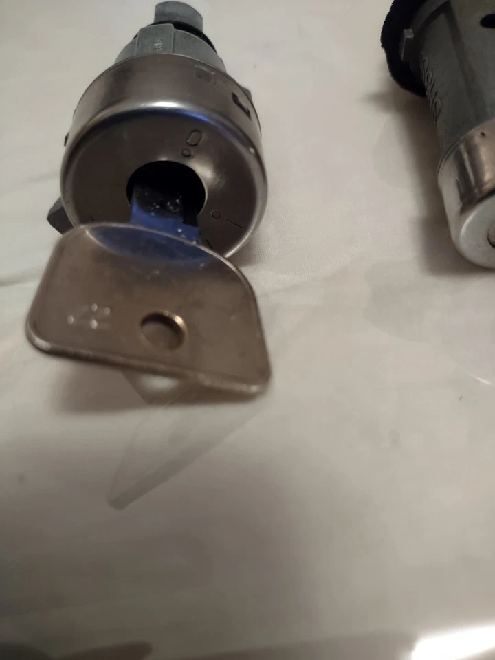 ⭐ 1993-1997 HONDA CIVIC DEL SOL OEM (2) CILINDROS DE BLOQUEO (1) LLAVE (1) OJAL ⭐ Foto 3 de 4