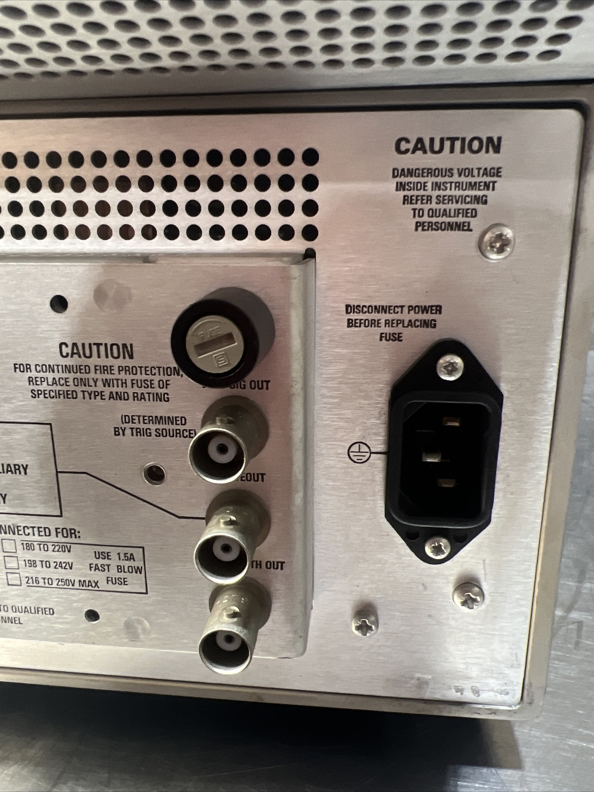 Tektronix 7633 Analog Storage Oscilloscope 100MHz Mainframe, Triple Bay ...