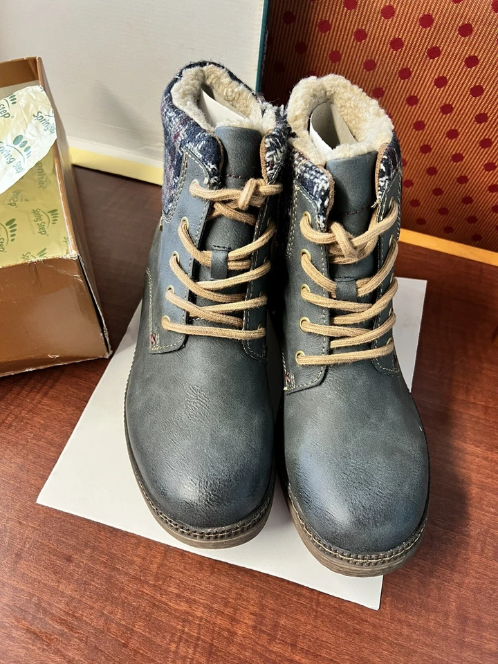 Spring Step Women's Marylee Combat Boots fall/winter us size 9 NAVY new in box  - Image 2 of 4